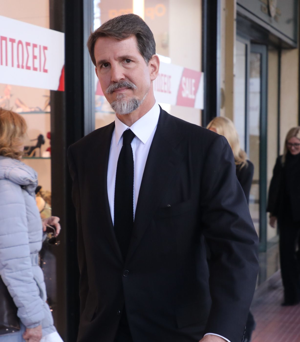 Παύλος: Βόλτα στο Θησείο μετά την στέψη του βασιλιά Καρόλου