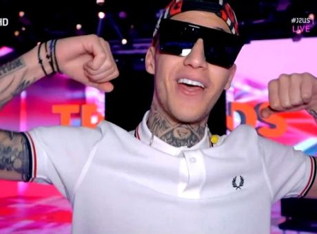 Trannos: Το επικό σχόλιο για τον Βίκτωρα Βερνίκο – «Λένε ότι έχουν φωνή και στο τέλος δεν περνάμε»