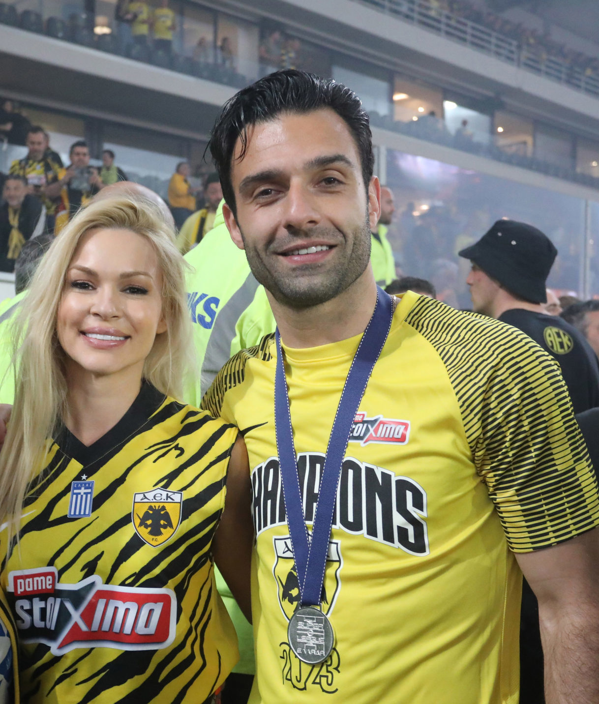 Κάβουρα - Τζαβέλλας: Νέες φωτογραφίες του ζευγαριού από το πρωτάθλημα της ΑΕΚ