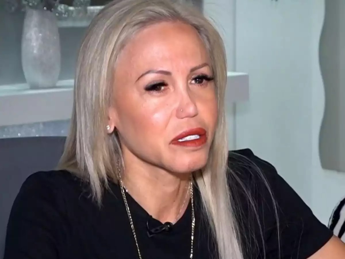 Άννα Φλωρινιώτη: «Λύγισε» στην κάμερα - «Όπου κι αν κοιτάξω βλέπω τον μπαμπά μου»