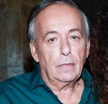 Συγκινεί ο Ανδρέας Μικρούτσικος: «Την κουβαλώ μέσα μου, την έχασα από καρκίνο»