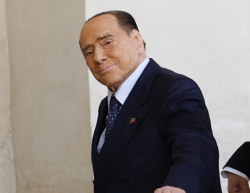 Σίλβιο Μπερλουσκόνι: Πέθανε ο πρώην πρωθυπουργός της Ιταλίας
