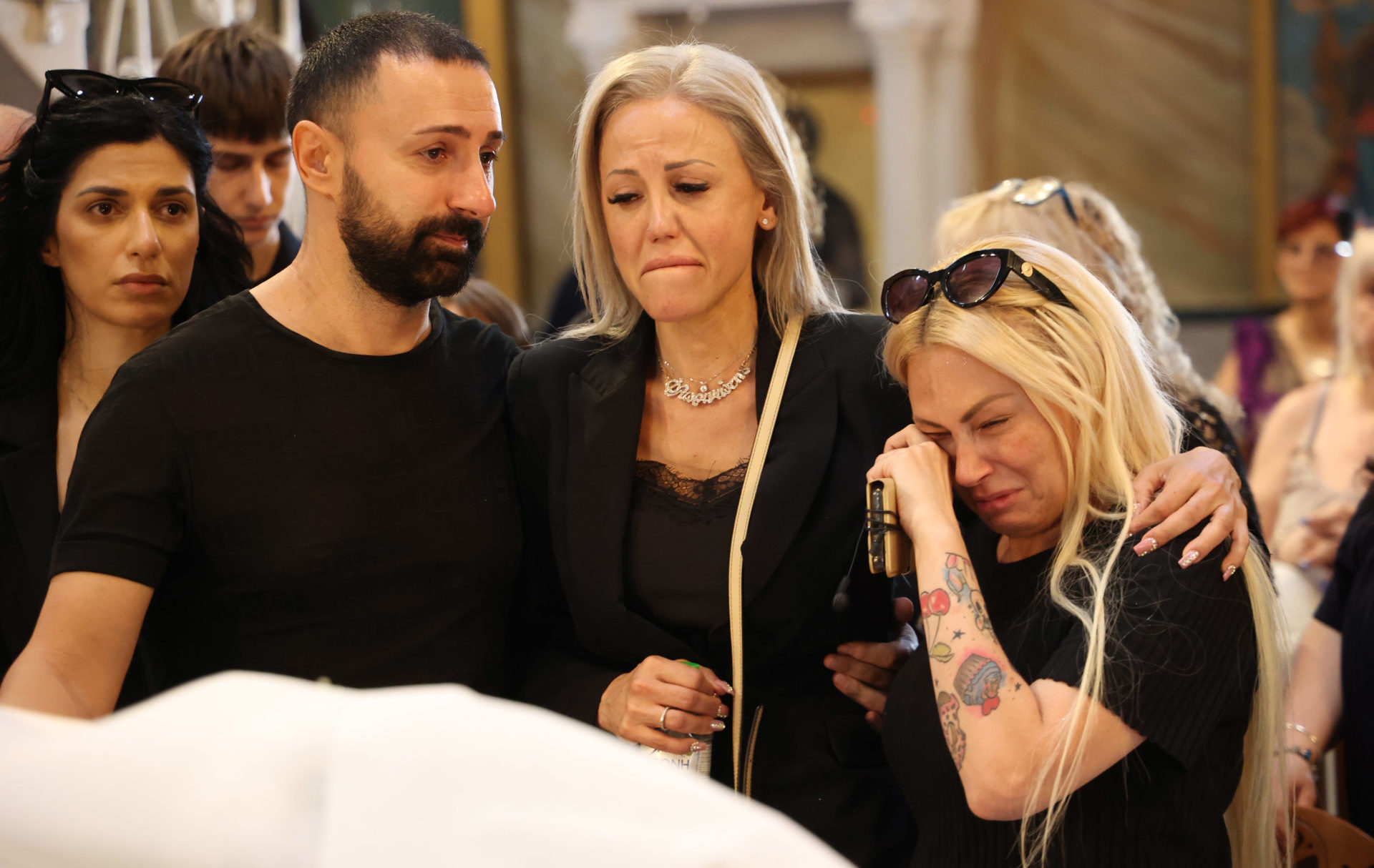 Γιάννης Φλωρινιώτης: Το τελευταίο «αντίο» στον τραγουδιστή - Συντετριμμένα τα παιδιά του