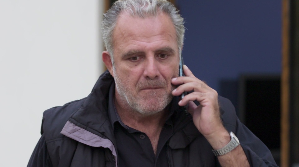 Γη της Ελιάς: Ο Στάθης συλλαμβάνεται για φόνο!