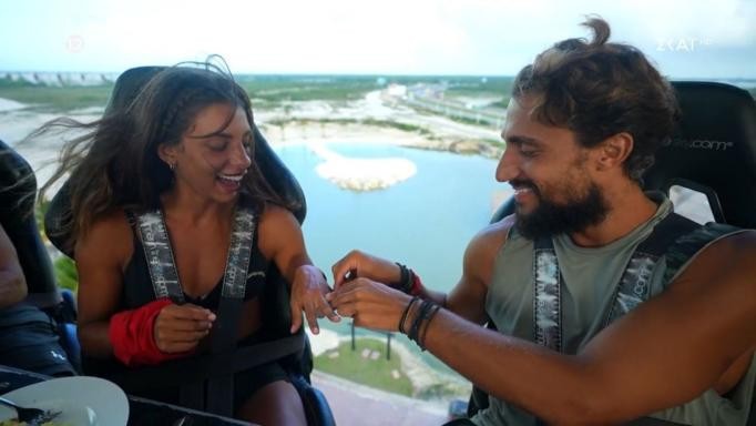 Survivor: Ο Σάκης Κατσούλης έκανε πρόταση γάμου στην Μαριαλένα Ρουμελιώτη