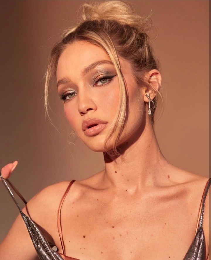 Μεταλλικές σκιές: Είναι η νέα καλοκαιρινή τάση στο μακιγιάζ!