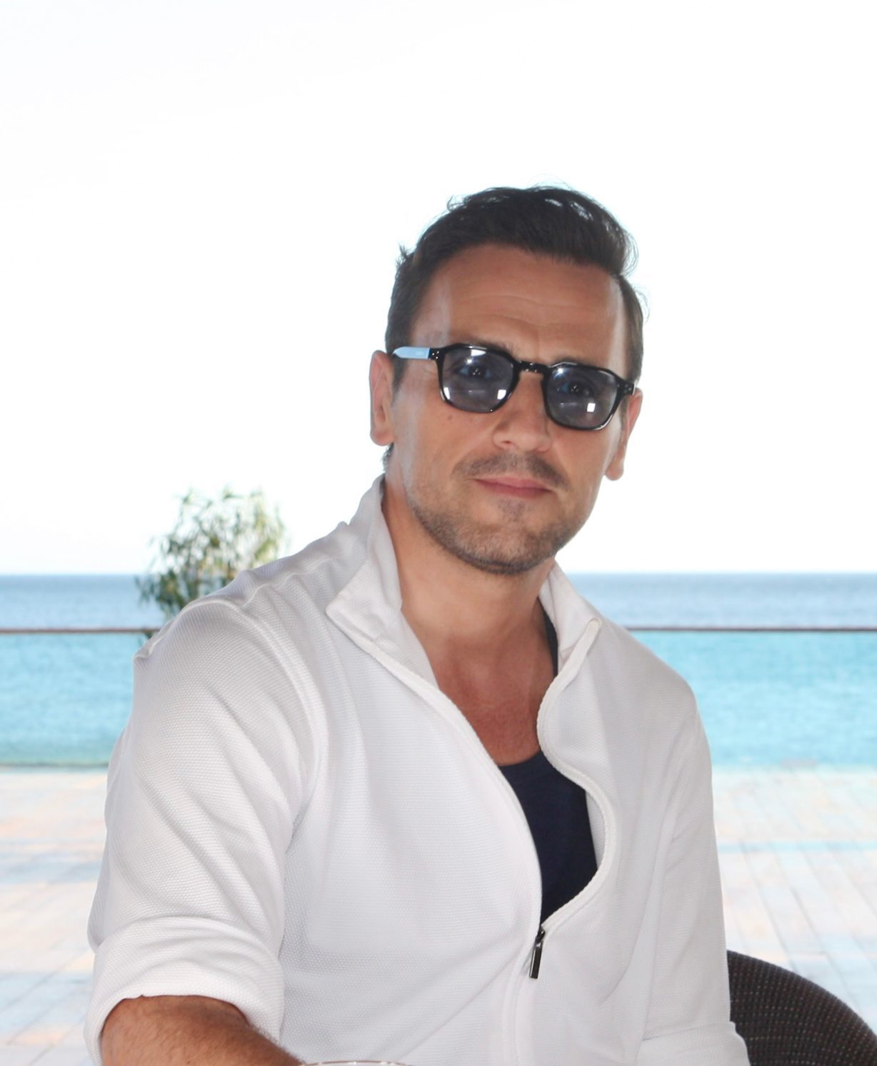 Νίκος Βέρτης: Πώς θέλει την γυναίκα;