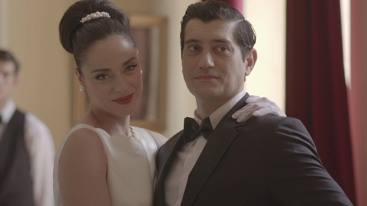 Παράδεισος : Το μεγάλο μυστικό που φέρνει μια στυγερή δολοφονία!