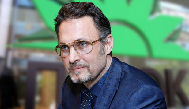 Σπύρος Πώρος: Παντρεύεται στο Λονδίνο