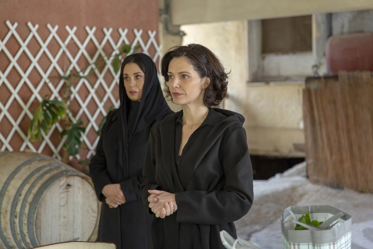 Σασμός: Η Καλλιόπη πνίγει την Βασιλική!