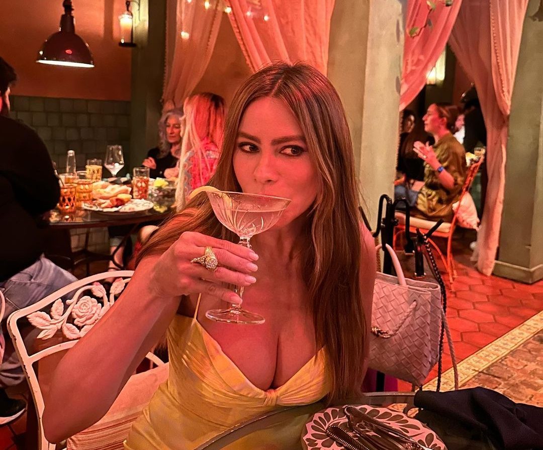 Σοφία Βεργκάρα: Στην ξαπλώστρα με στρινγκ μπικίνι