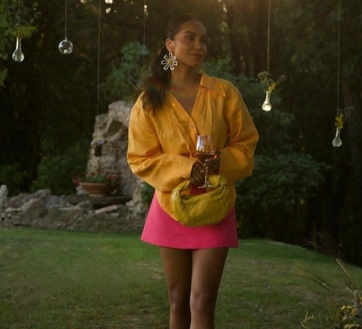 Μίνι χρωματιστές φούστες: Super συνδυασμοί για μοναδικά καλοκαιρινά looks