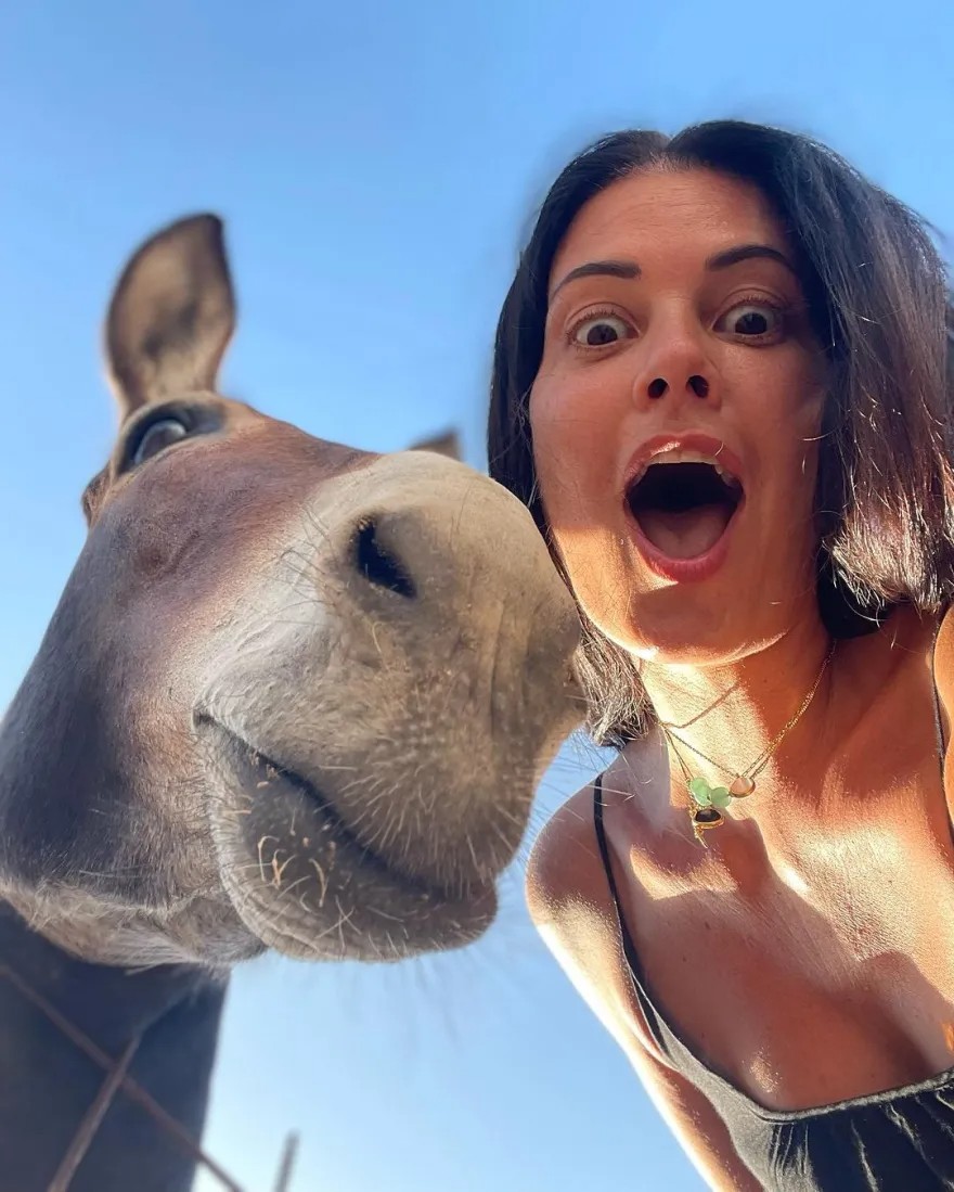 Μαρία Κορινθίου: Ξετρελαμένη με γαϊδούρι της Πάρου