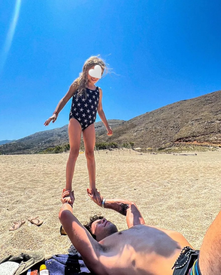 Άγγελος Λάτσιος: Η φωτογραφία με την αδερφή του, Μαρίνα και το σχόλιο της Μενεγάκη