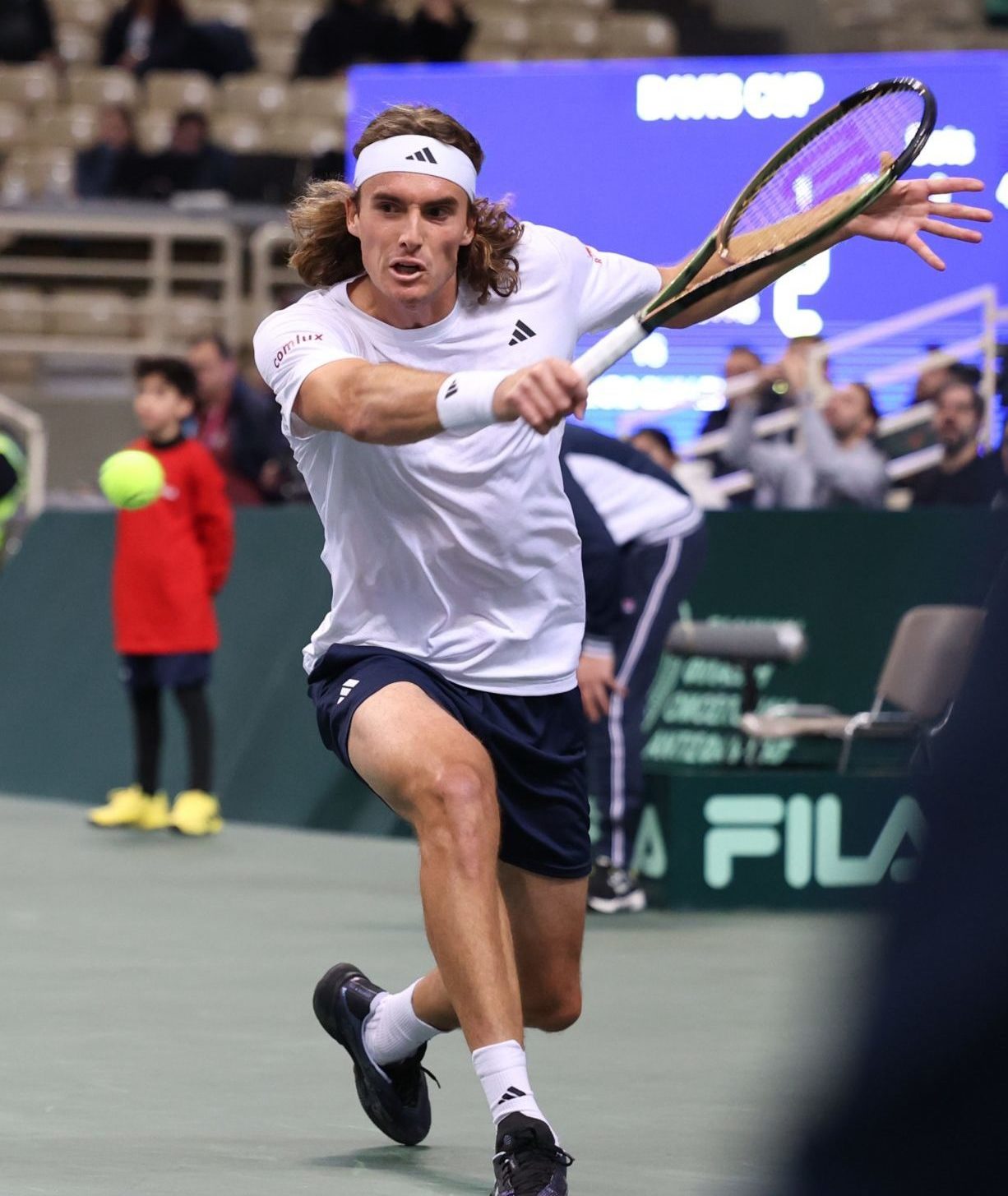 Οι βόλτες του Τσιτσιπά με αμάξι €1 εκατ. και η γκρίνια για την βενζίνη